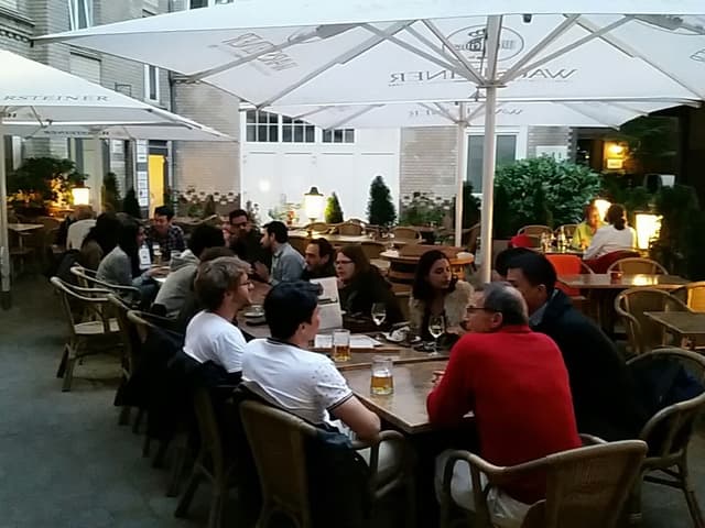 Impressions from Sprachtreff – participants enjoying conversation